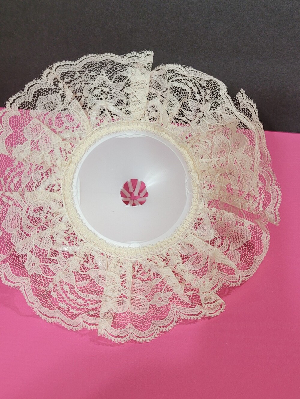 Vintage Ivory Lace Bouquet Holder 8 1/2" Set Of 15. (1225)